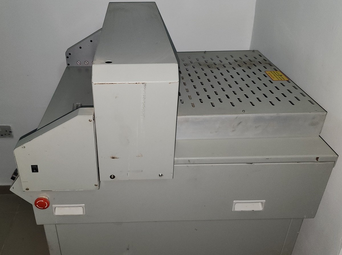 Foreign Used Electric Heavy Duty Industrial Paper Cutting Machine Available for Sale in Bwari - Abuja